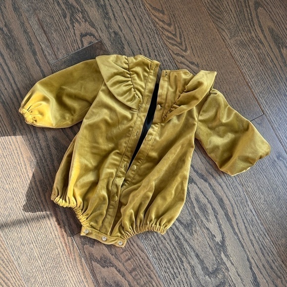 Beautiful Carbon soldier 3-6 luxury baby velvet long sleeve body rare find - Picture 3 of 4